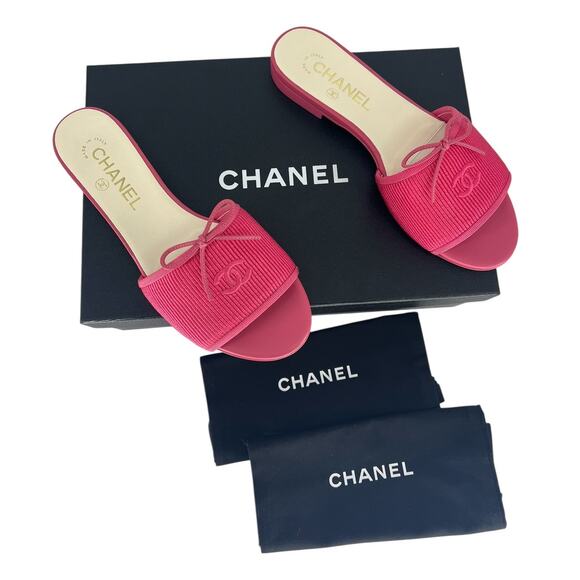 Chanel 2024 Dark Pink Embroidered CC Logo Bow Tie Mule Slide Flat Sandal - Picture 2 of 16